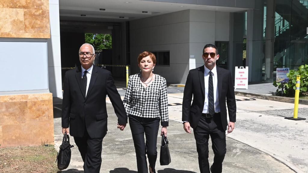 Raúl Maldonado acompañado de su familia acude al Tribunal Supremo.