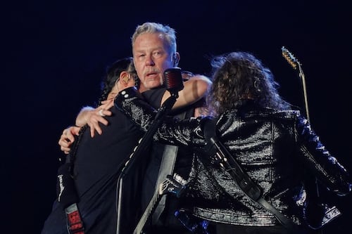 James Hetfield, vocalista de Metallica llora en pleno concierto al sentirse un hombre viejo