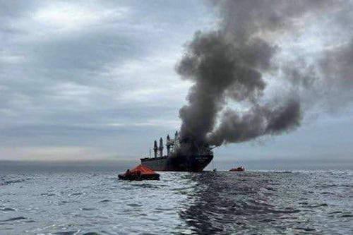 EE.UU. asegura que retomará control del estrecho de Ormuz mientras ve fisuras en liderazgo de Irán