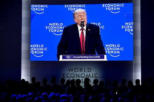 Trump pide “negociaciones inmediatas” para comprar Groenlandia y descarta usar la fuerza