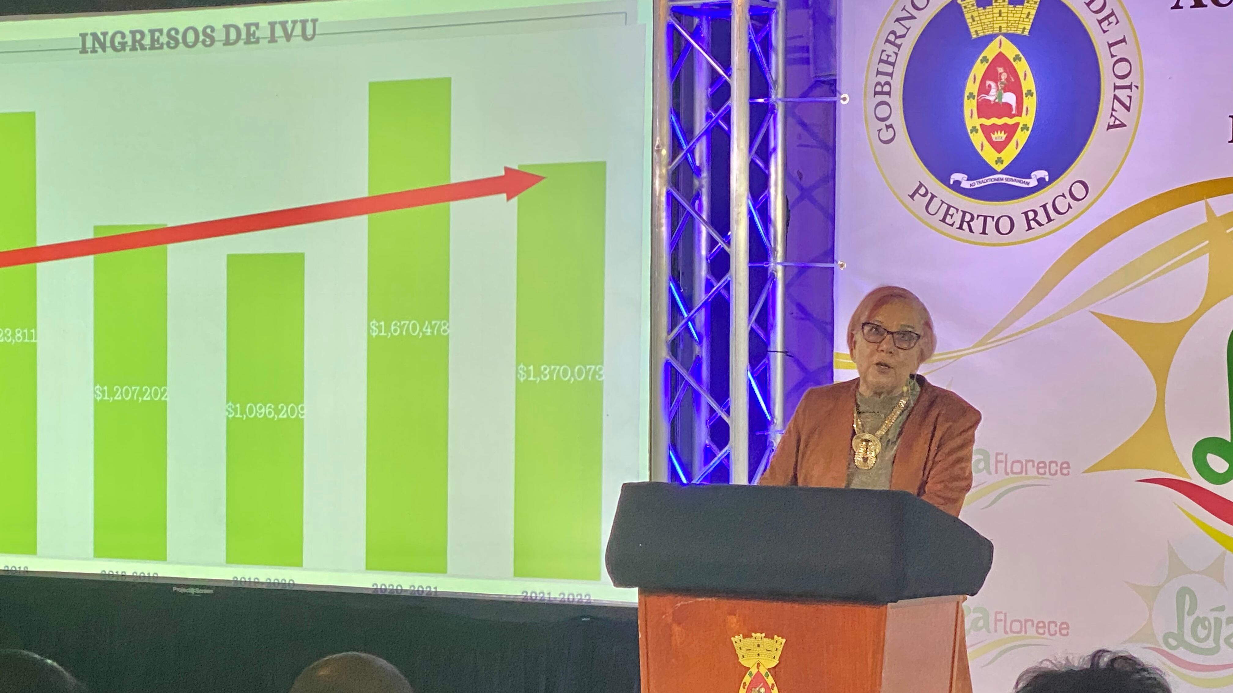 Alcaldesa Julia Nazario Fuentes durante la presentación.