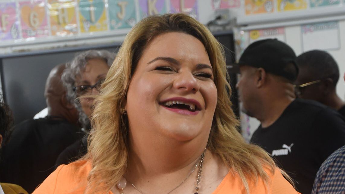 Jenniffer González Colón ejerce su derecho al voto con optimismo en Carolina