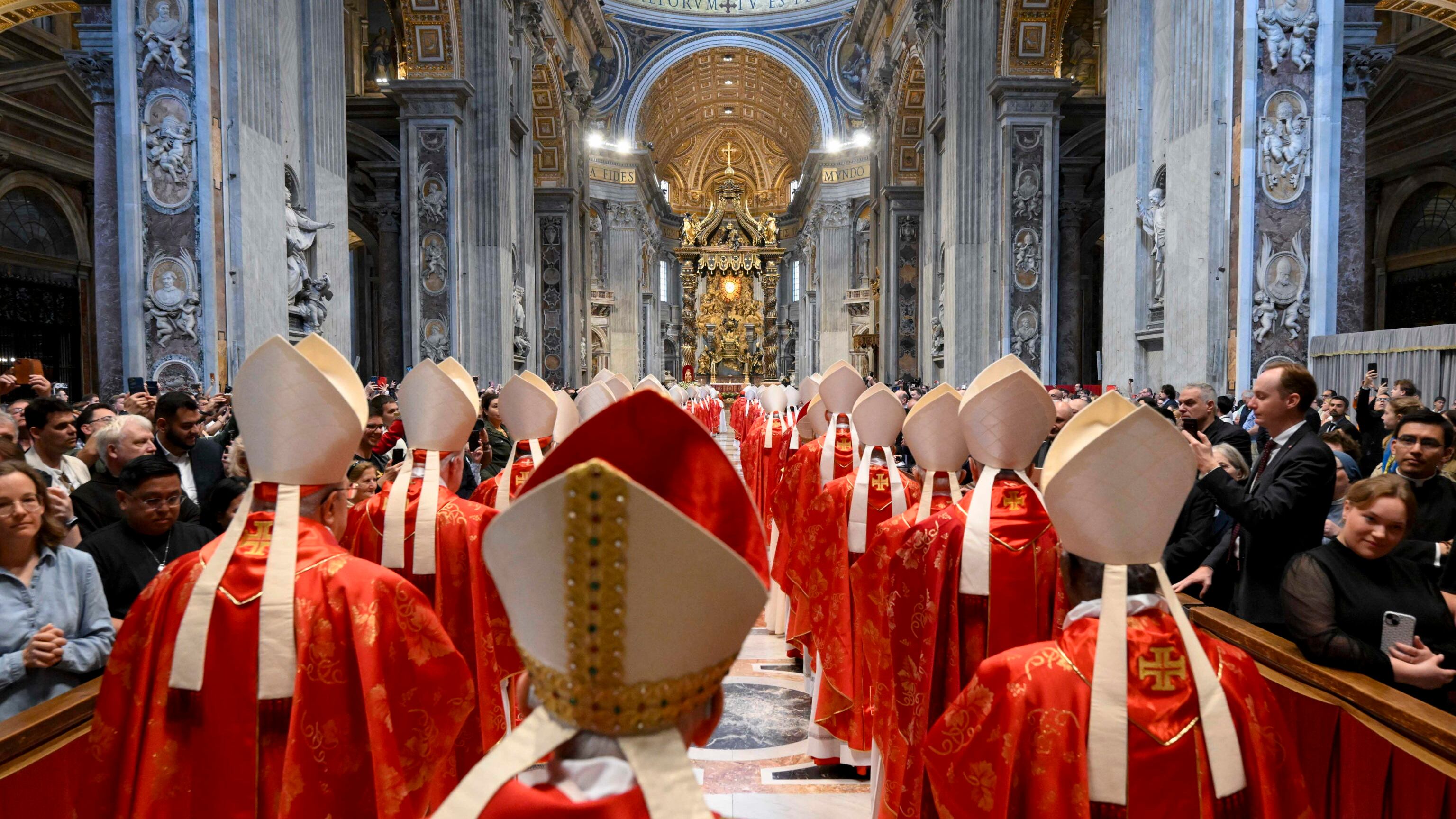 La sanción que enfrentarán los cardenales y personal que no cumplan con las reglas del cónclave.