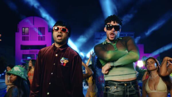 Chencho Corleone y Bad Bunny en el 'videoclip' de "Me porto bonito".