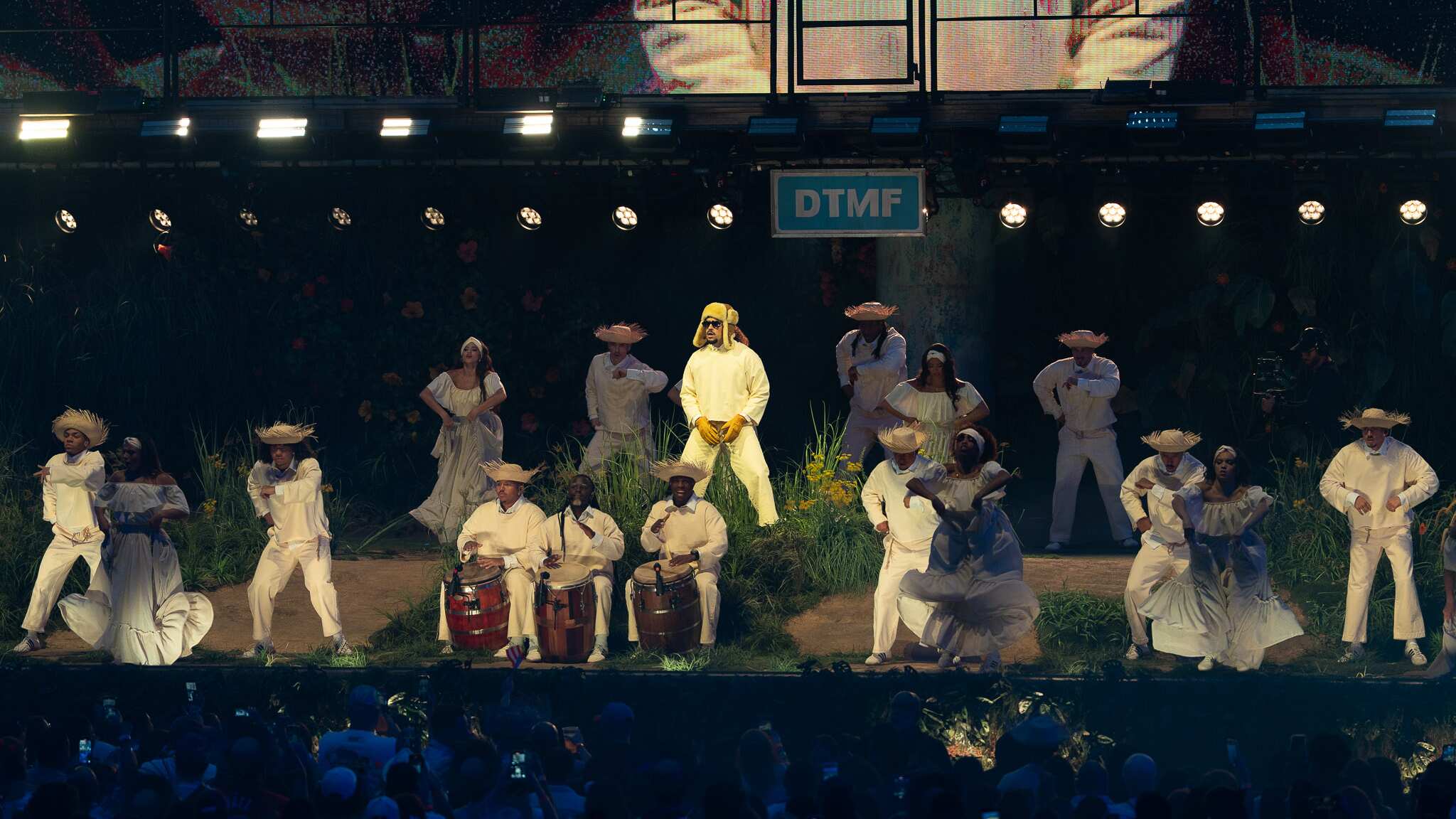 El exponente urbano celebró el segundo concierto de 30 en el Coliseo de Puerto Rico.