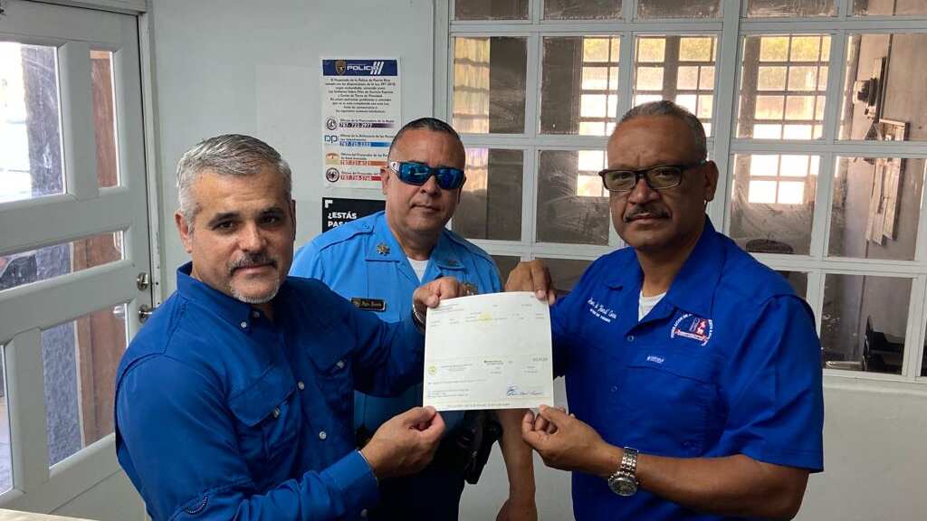 Policía de Vieques recibe ayuda.