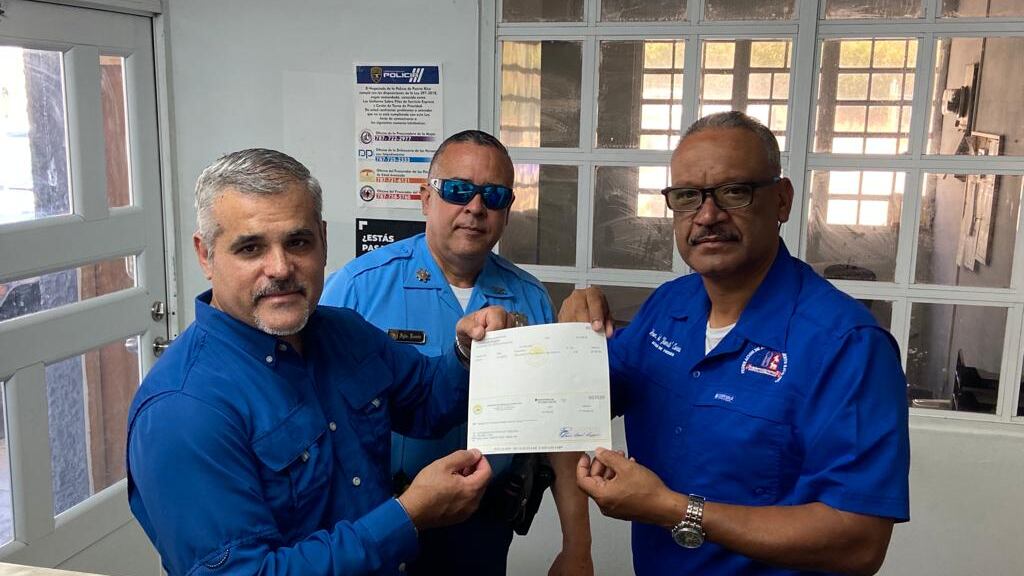Policía de Vieques recibe ayuda.