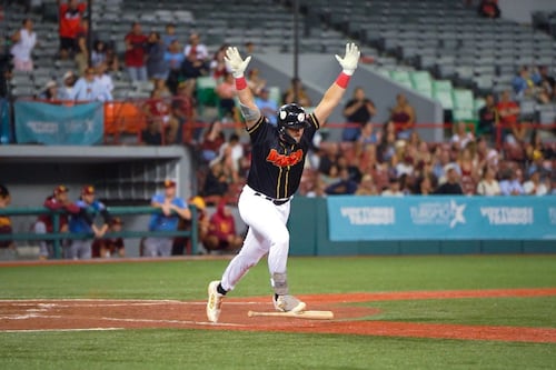 Carolina, Ponce y Santurce con victorias en la pelota invernal