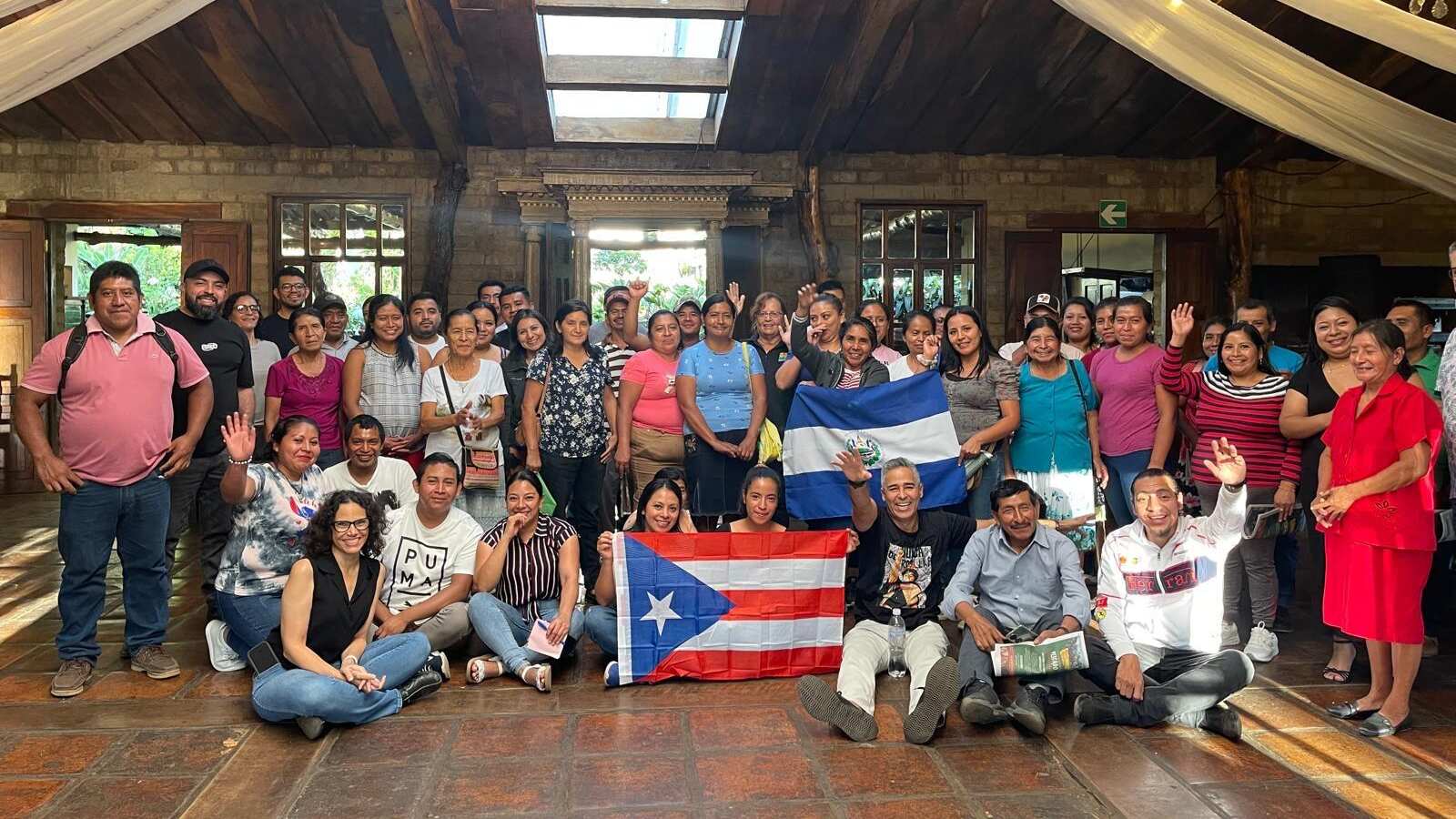 Fideicomiso de la Tierra del Caño Martín Peña inspira a comunidad en El Salvador