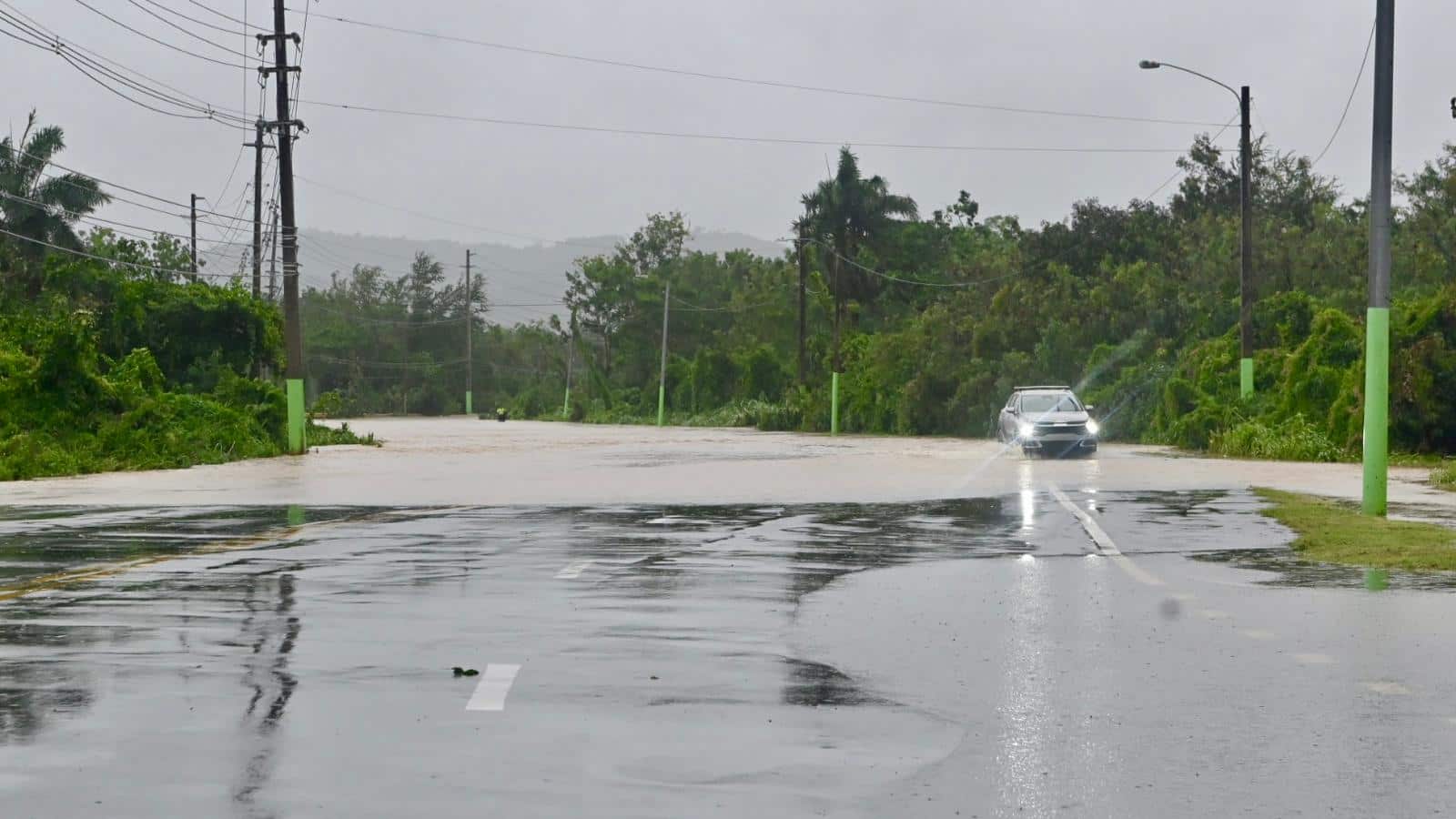 Paso de la tormenta tropical Ernesto por Fajardo