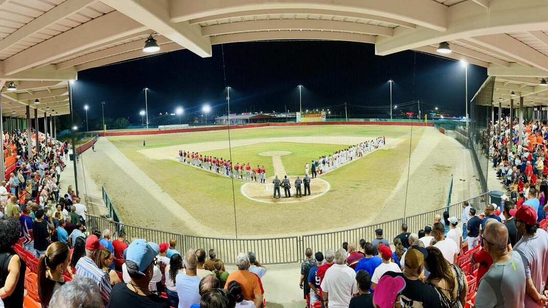 Estadio Manuel González del pueblo de Salinas.