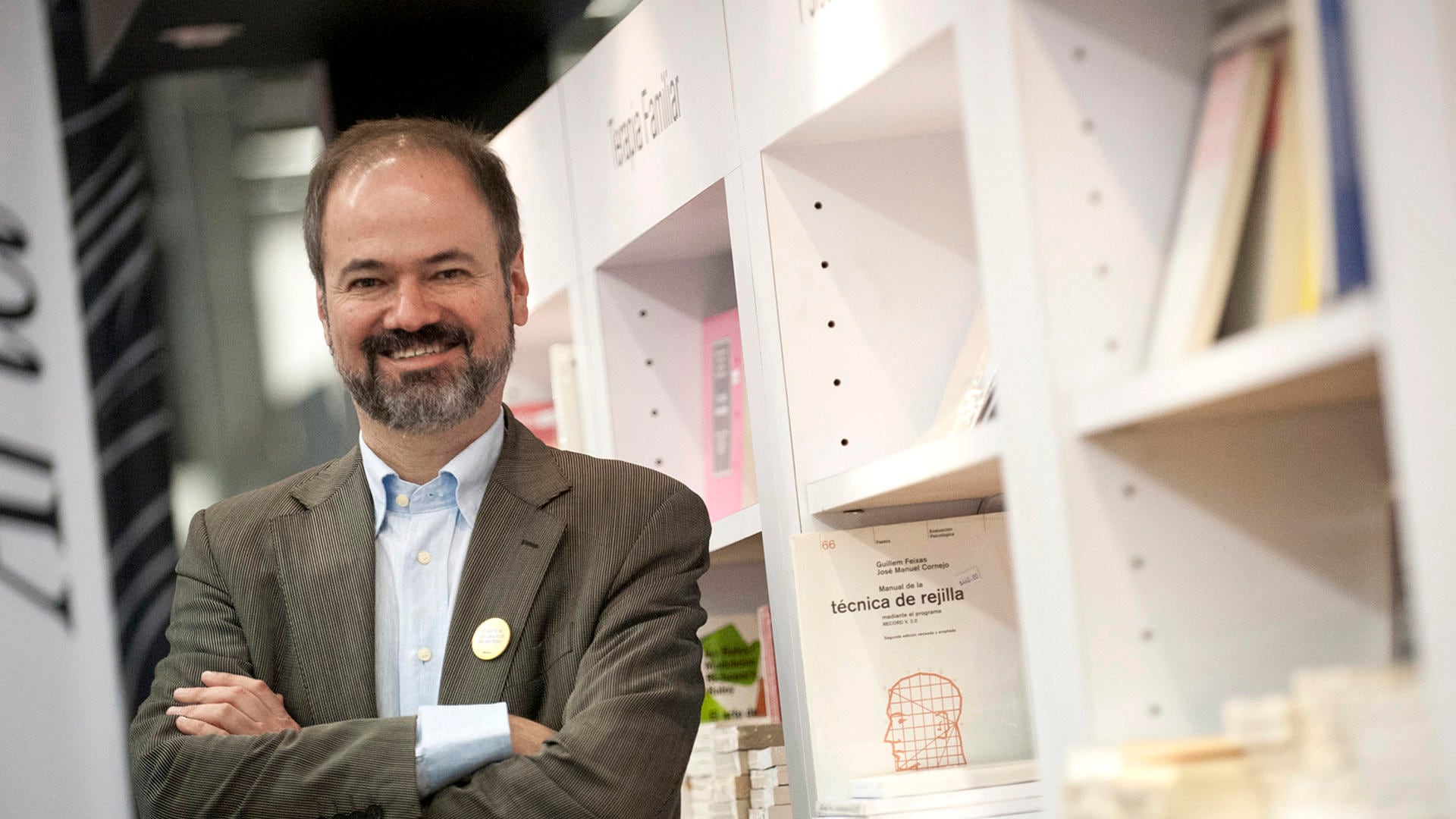 El escritor mexicano Juan Villoro posando en Ciudad de México.