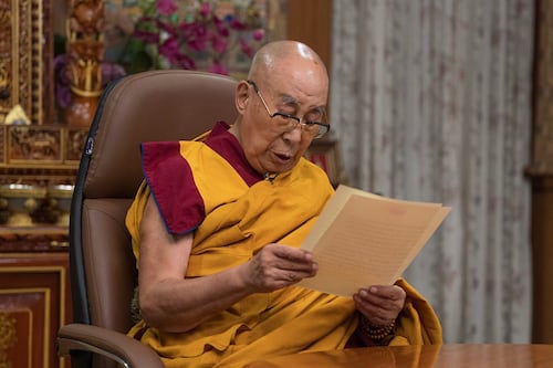 Dalái Lama niega vínculos con Epstein tras la aparición de su nombre en los últimos archivos desclasificados