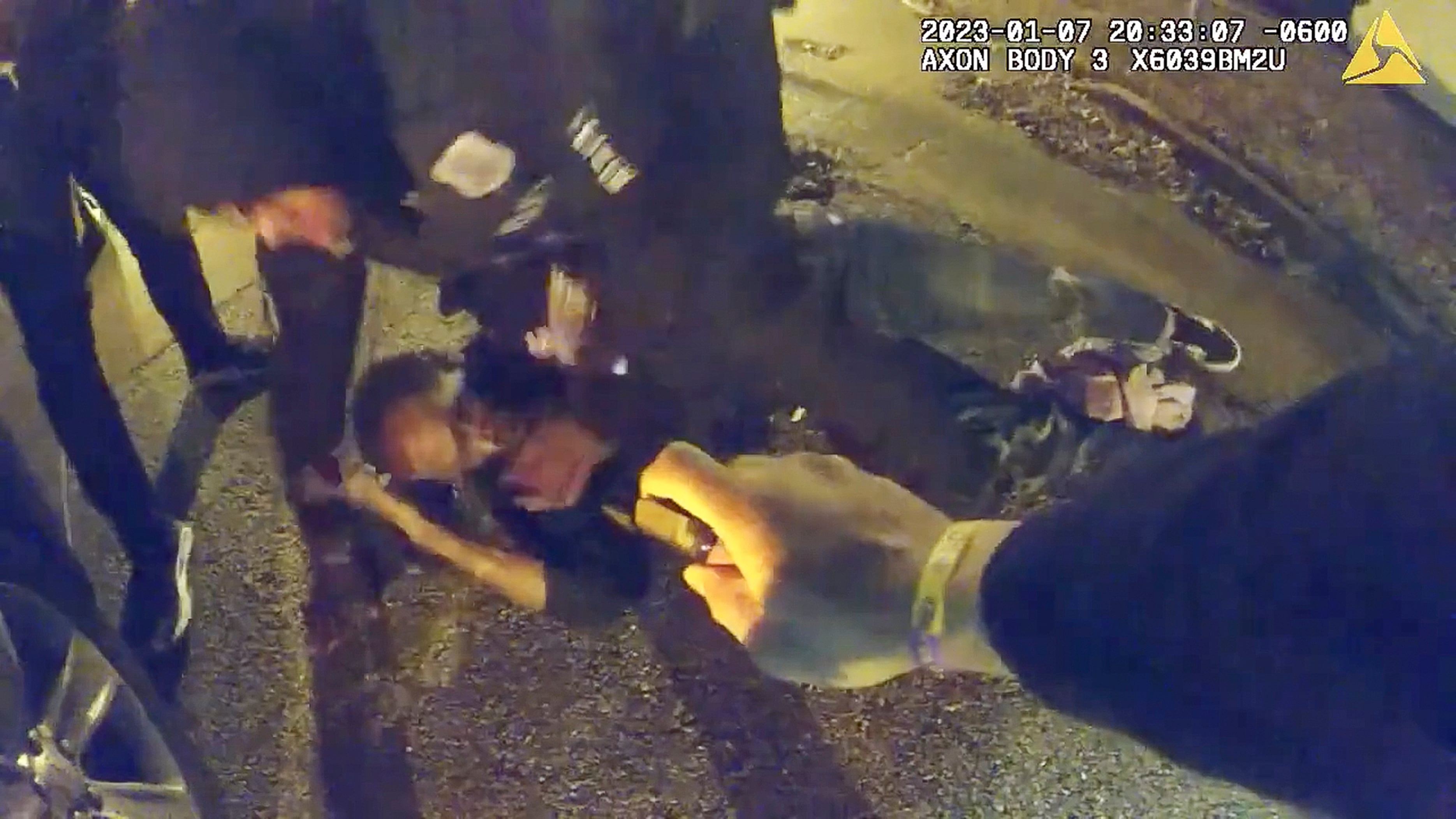 Difunden video de policías dando golpiza a hombre Tyre Nichols
