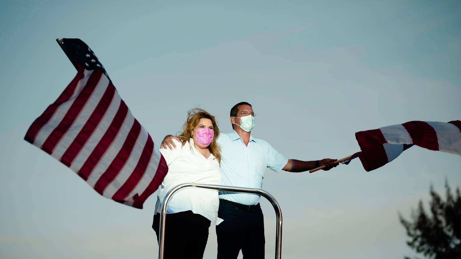 Fotografía de archivo de los entonces candidatos a la gobernación y comisaría residente del PNP en las elecciones del 2020.