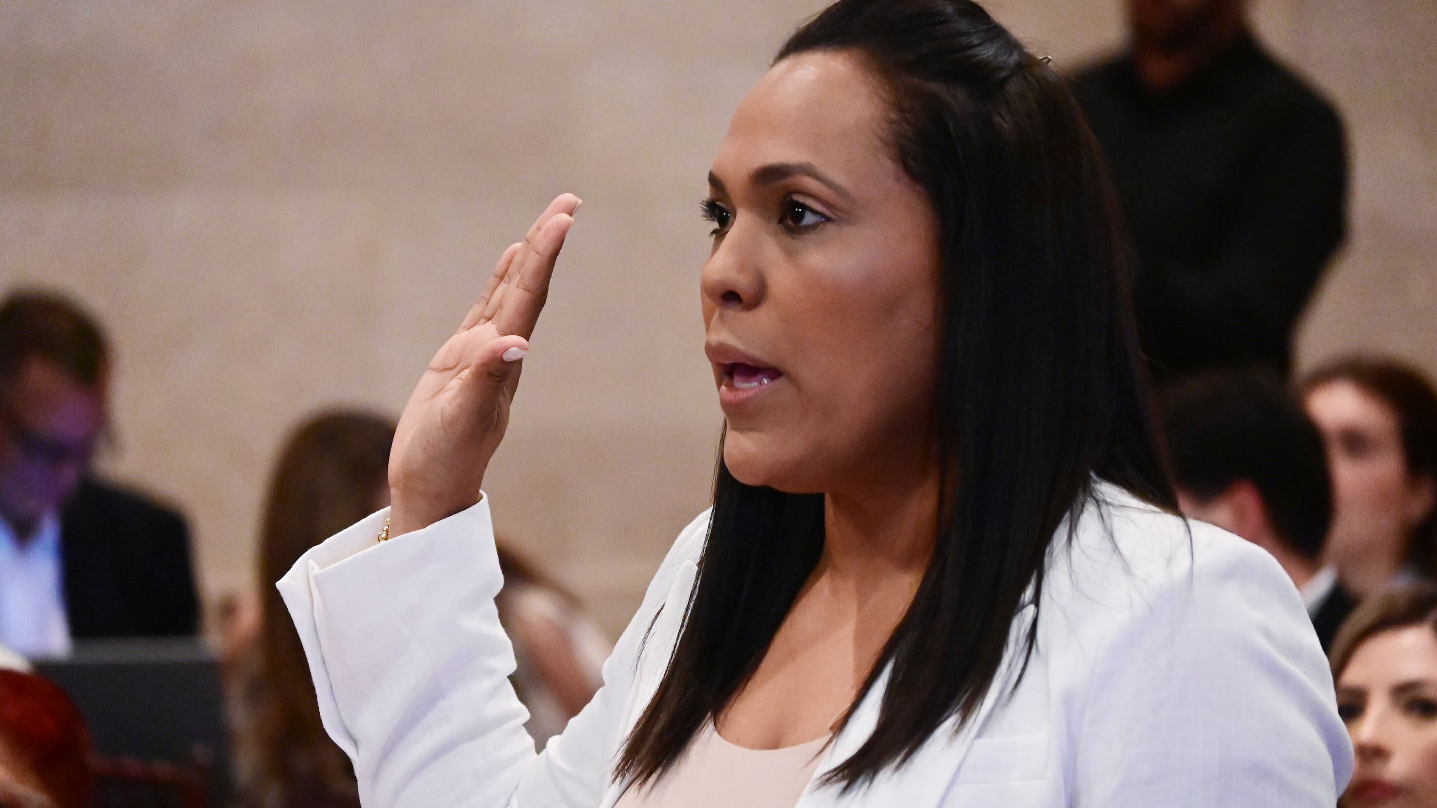 Tras ser juramentada oficialmente como secretaria de Estado, Rosachely Rivera confirmó su respaldo a la representante Vimarie Peña Davila como aspirante a la alcaldía de Gurabo.