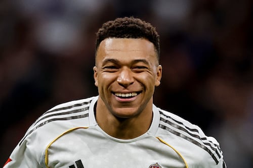 Mbappé lidera al Real Madrid en victoria sobre Levante en un Bernabéu lleno de tensión