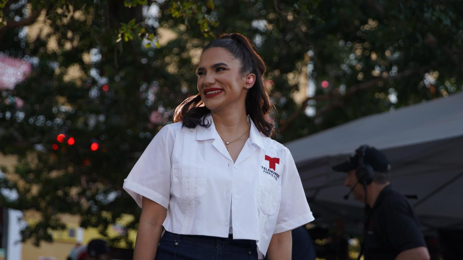 San Juan, Puerto Rico- La periodista deportiva, Ana Sofía Sánchez García celebró su primer aniversario como reportera de deportes en Telenoticias de Telemundo Puerto Rico, consolidándose como una de las voces femeninas del periodismo deportivo en la Isla.