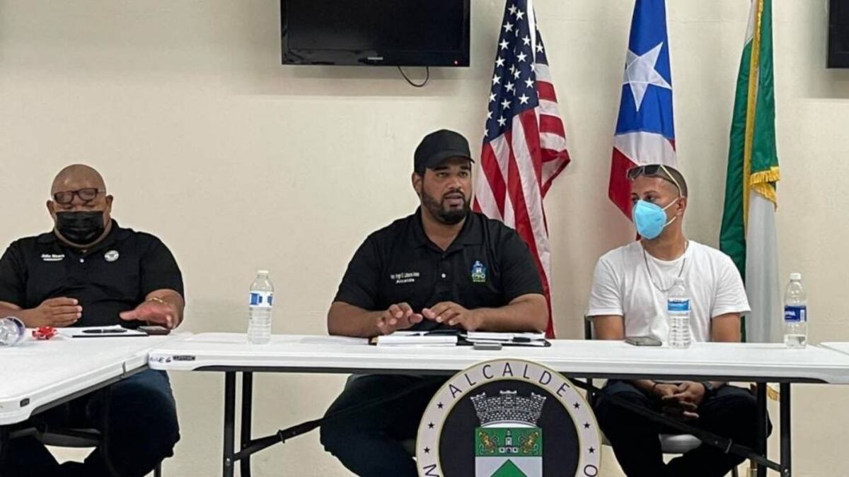 Alcalde de Maunabo somete ordenanza municipal para prohibir las cabalgatas nocturnas en el pueblo