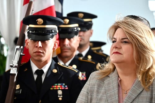 Más de 20 personas participan de ceremonia de naturalización de nuevos ciudadanos americanos