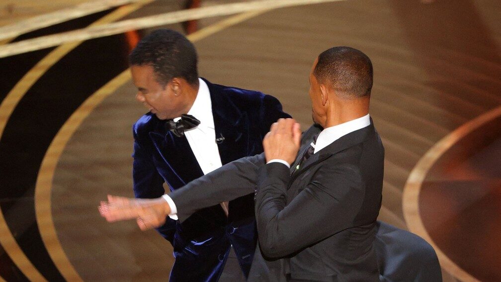 Will Smith dá tapa na cara de Chris Rock durante Oscar 2022