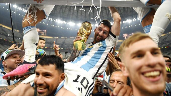 Los jugadores celebraron en grande la obtención del título.