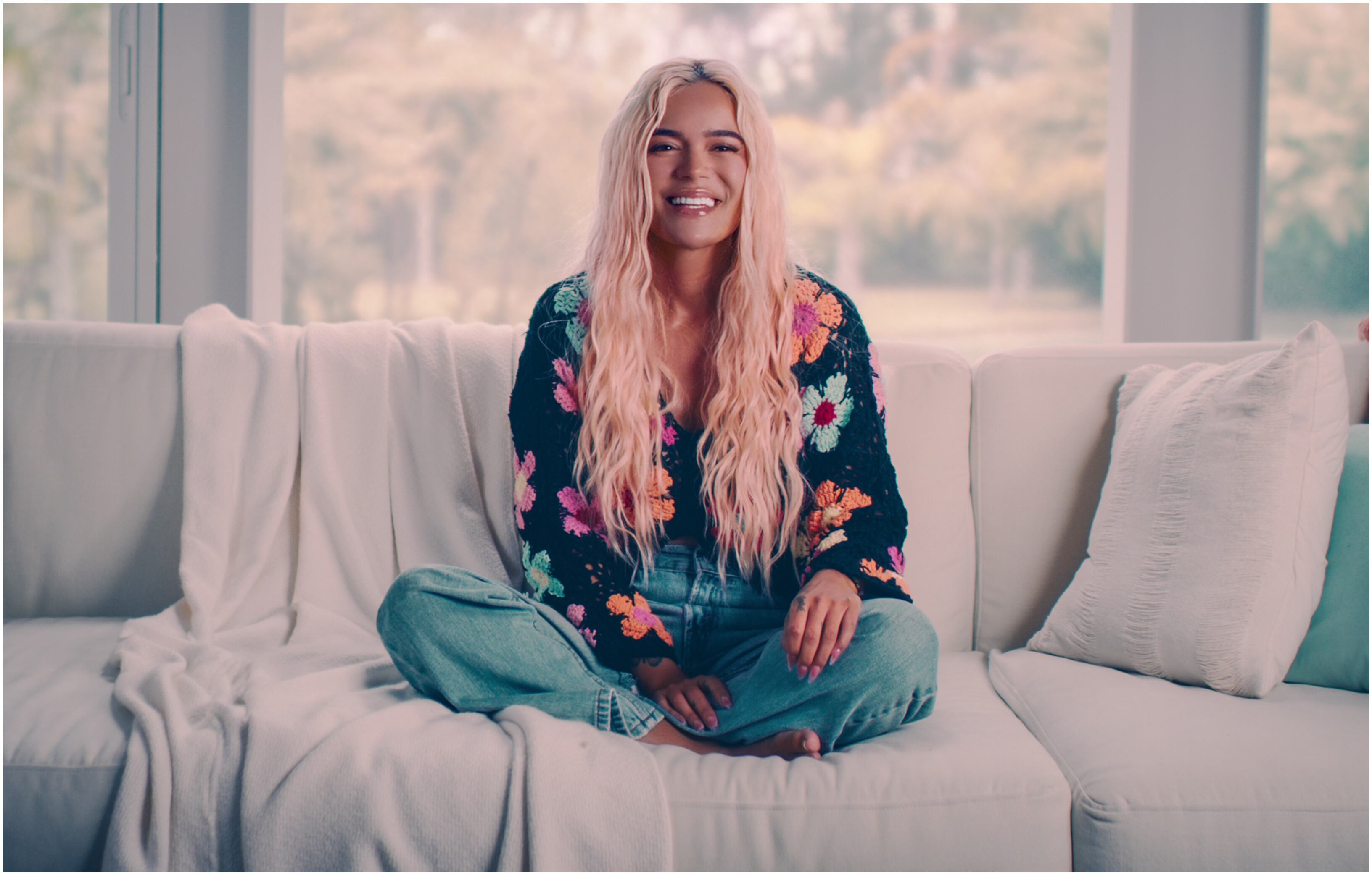 Karol G está celebrando el estreno de su documental