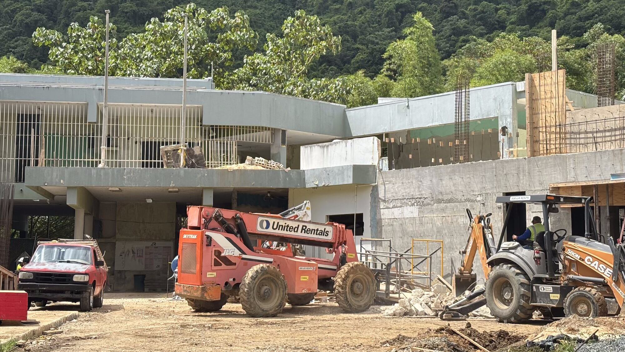 Programa de reconstrucción de escuelas.