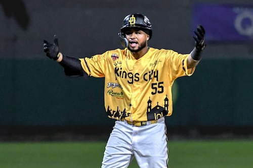 Poetas de Juana Díaz aseguran liderato del Sur en Liga Doble A