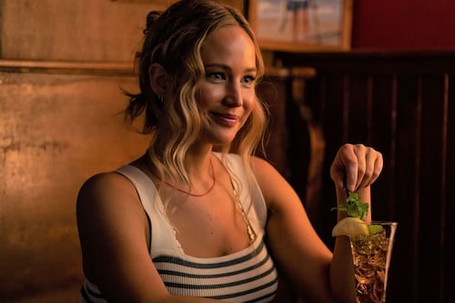 “¿Qué sucedió a su rostro?”: el cambio de Jennifer Lawrence que vuelve a exponer la presión sobre la imagen femenina en Hollywood