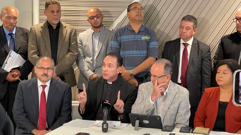 Religiosos insisten en aprobación de proyectos que limitan el aborto.