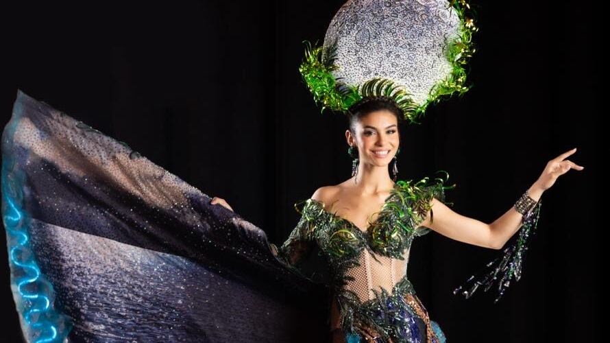 El traje de Elena Rivera fue confeccionado por Joshuan Aponte.