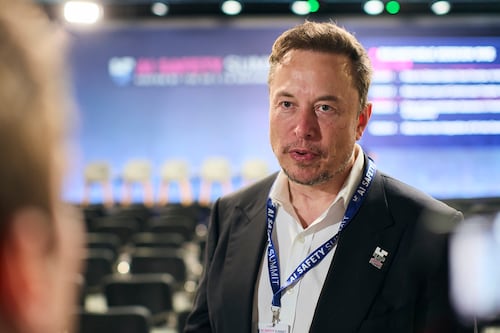 Elon Musk presenta ‘Grok’, el chatbot que podría destronar a ChatGPT