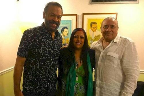 Cantautor Ángel "Cuco" Peña da positivo a coronavirus