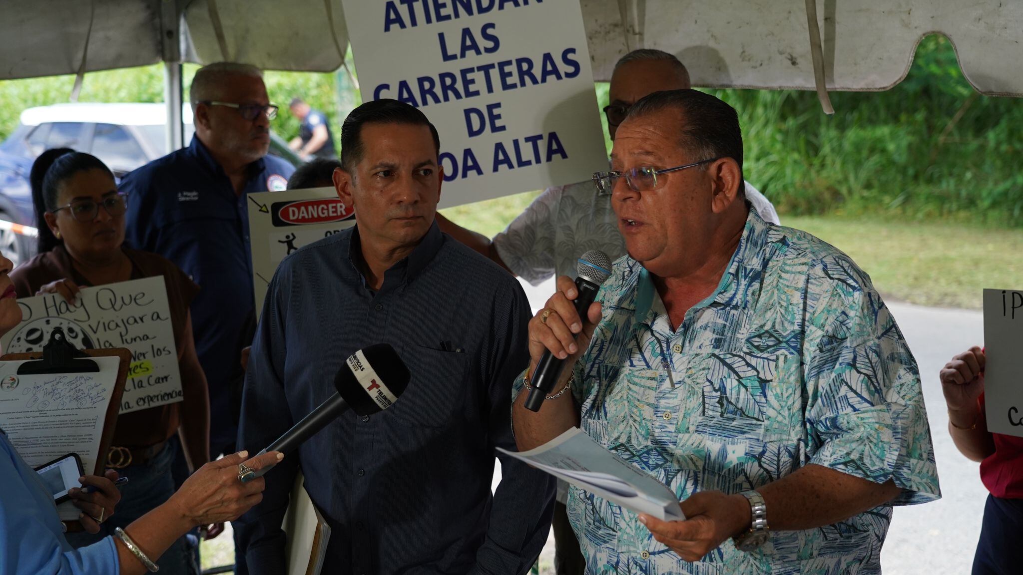 Alcaldes protestan por el mal estado de la principal vía de acceso a Toa Alta