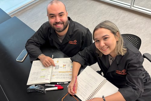 Fundación Nacional de Ciencias reconoce a dos estudiantes investigadores del Centro Molecular-UPR