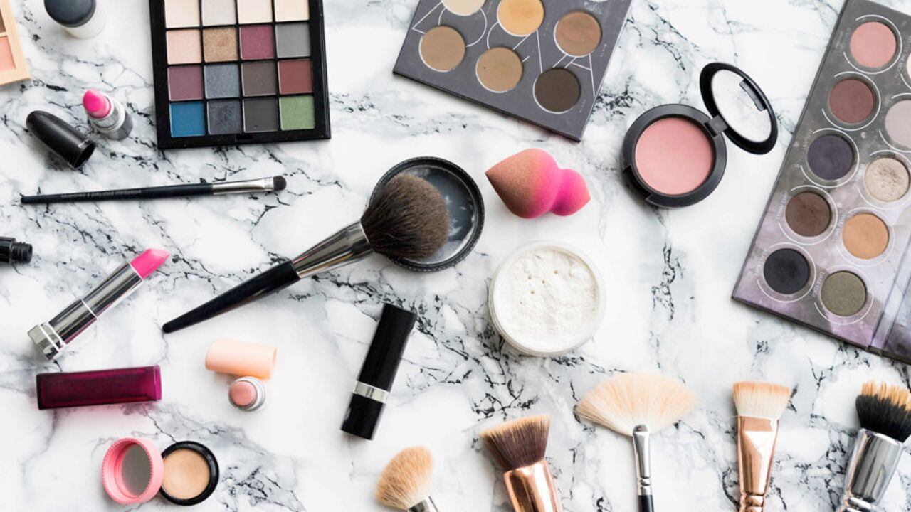 En redes sociales se anunció la muerte de una influencer que comercializaba sus propios productos de maquillaje.