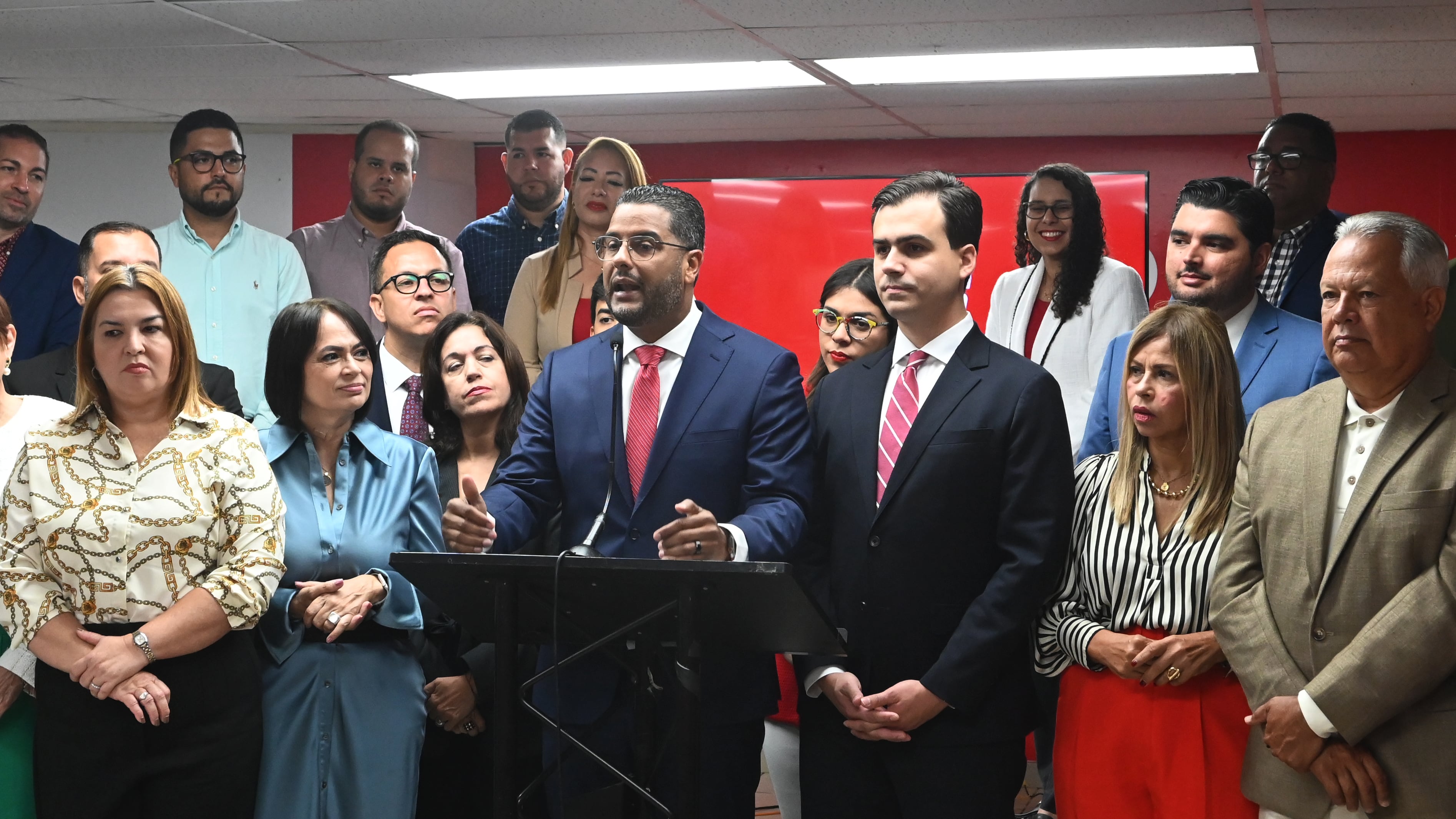 Jesus Manuel Ortiz, Presidente PPD y pre candidato a la gobernación por el PPD. Sede PPD