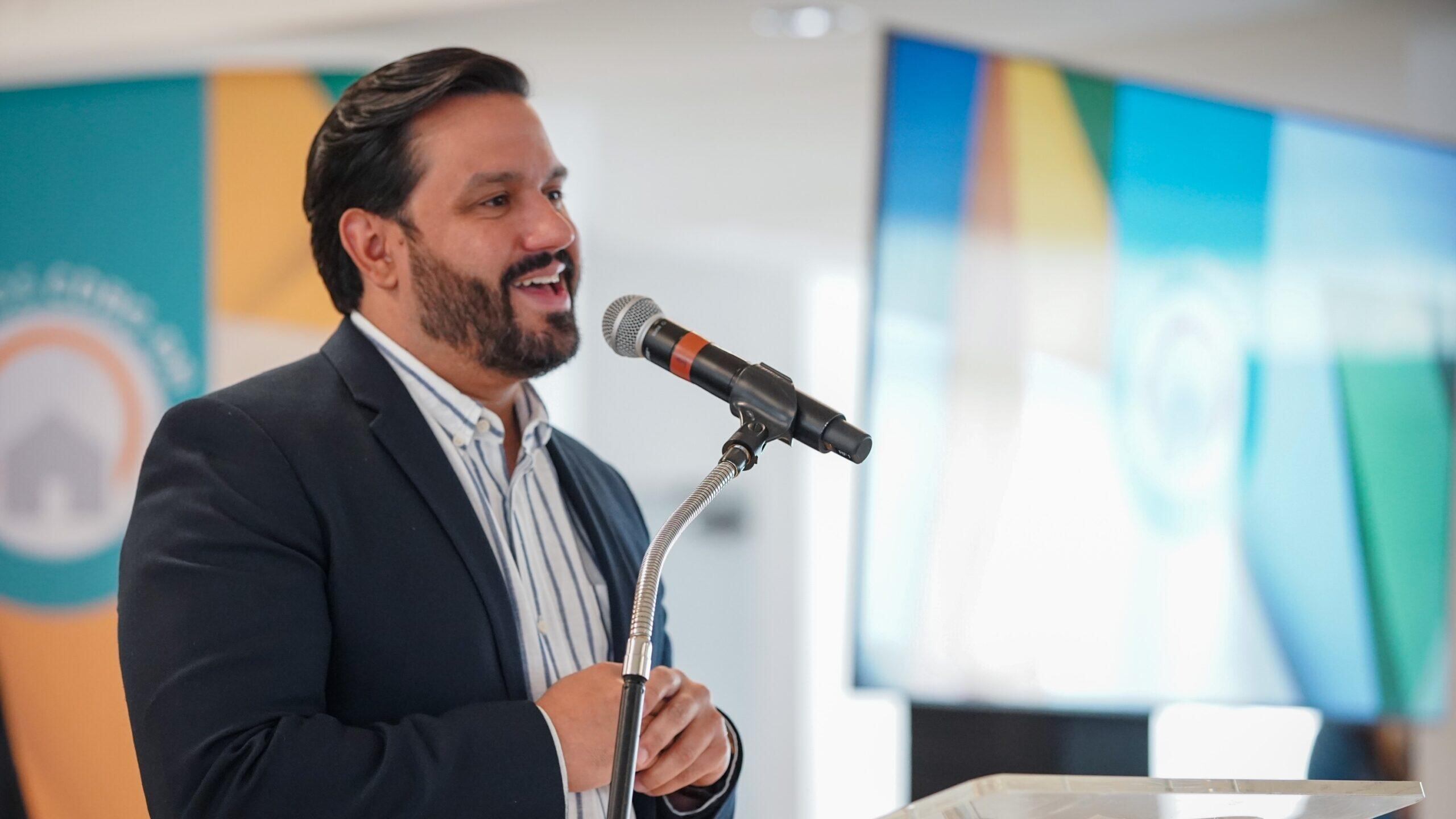 Secretario de la Vivienda, William Rodríguez Rodríguez.