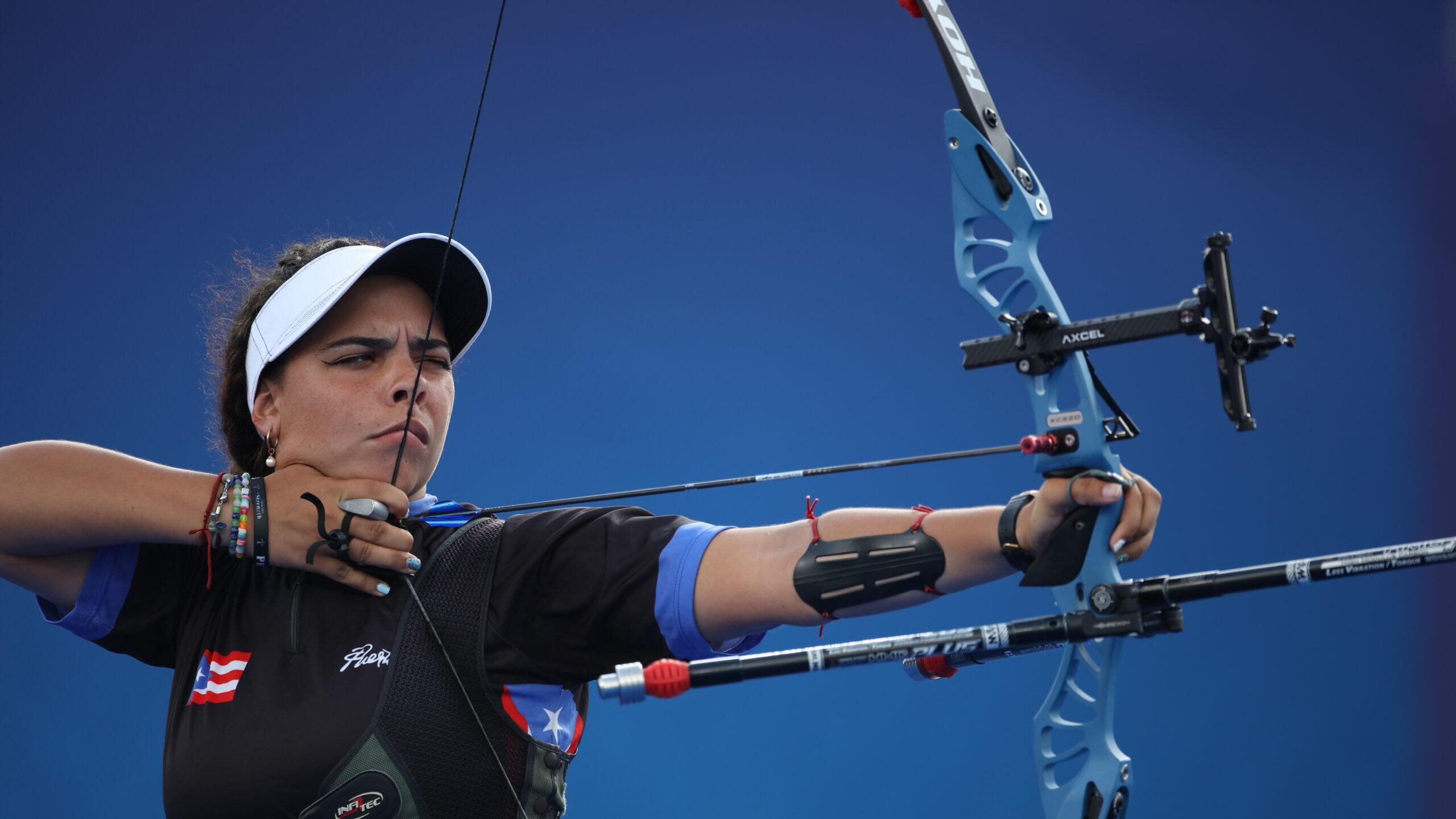 Arquera Alondra Rivera.