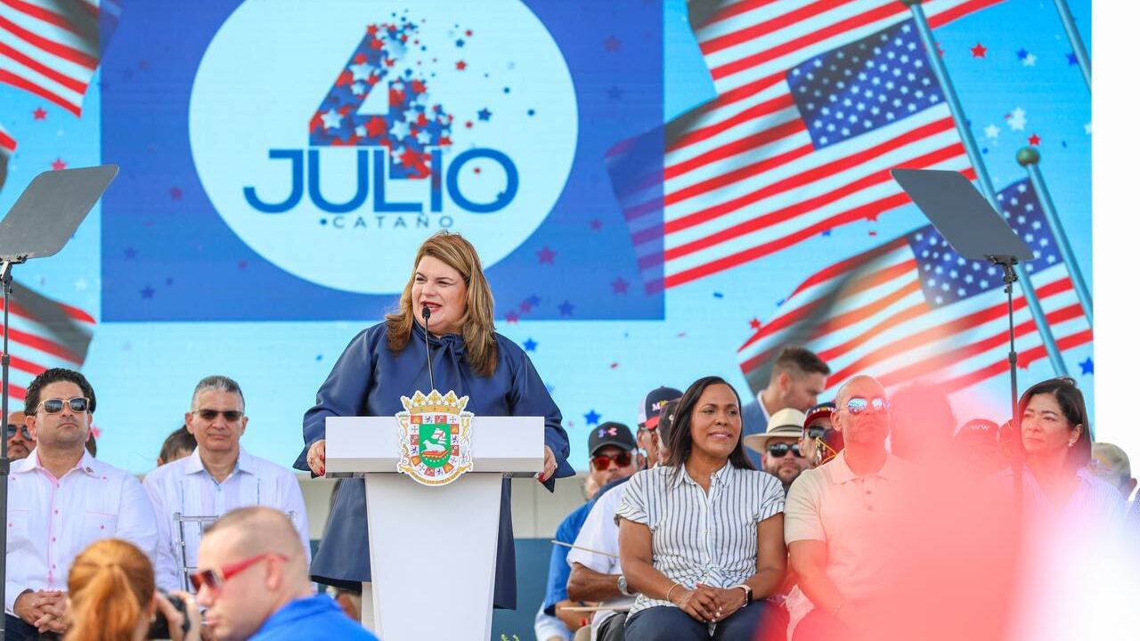 Gobernadora encabeza actos del 4 de julio en Cataño