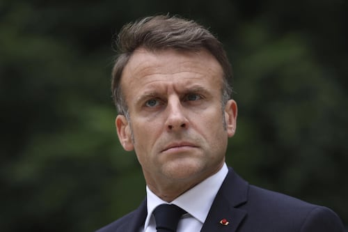 Francia procesa a siete personas por la muerte de activista radical y aumenta la tensión política