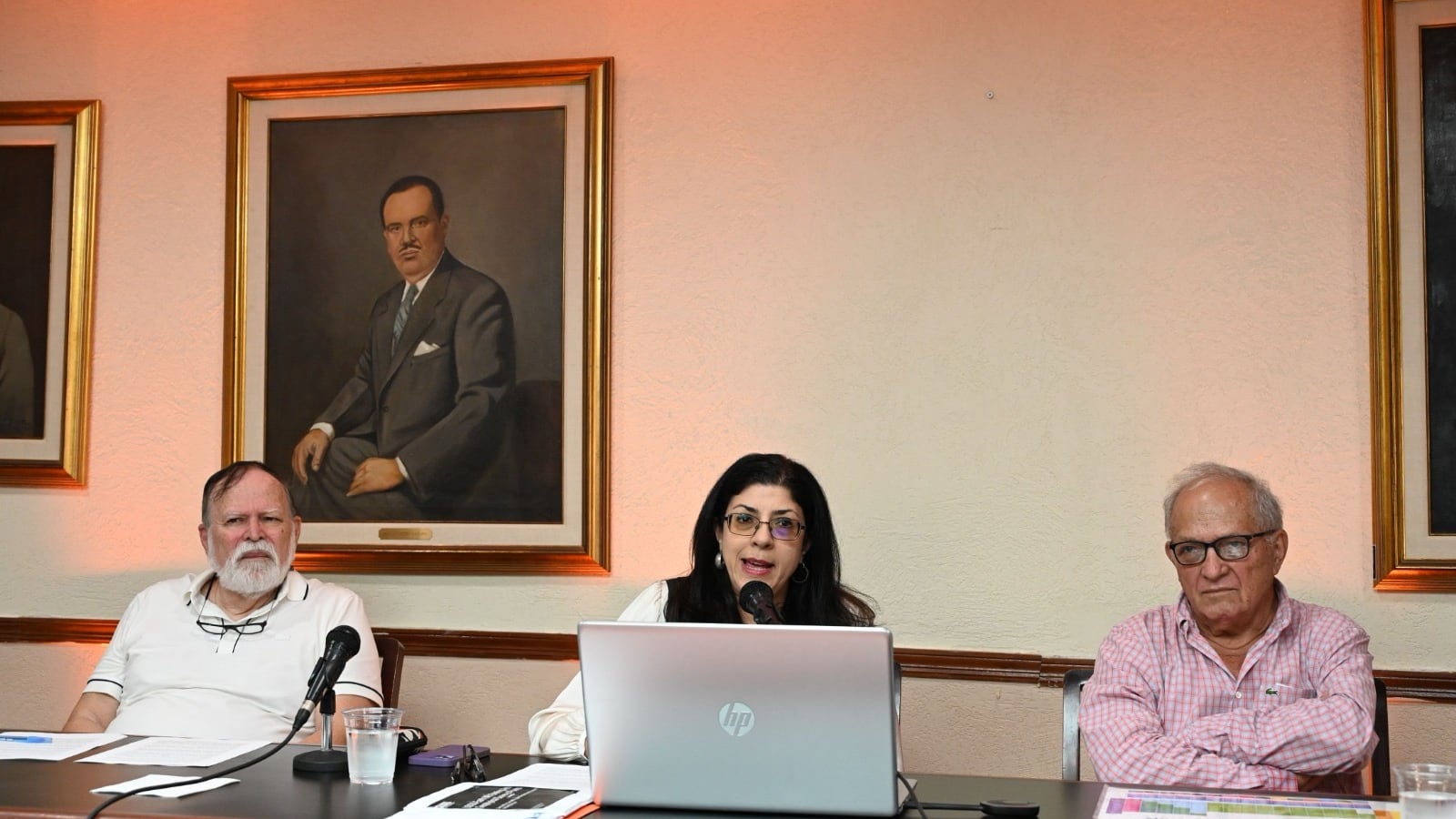 Conf. Prensa sobre entidades que están estudiando los suelos para buscar recursos