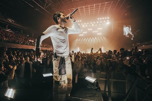 Sebastián Yatra arranca su gira ‘Entre Tanta Gente Tour’ con una noche que se convierte en historia