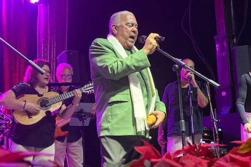Morovis recibe la época navideña con emotivo concierto de Danny Rivera