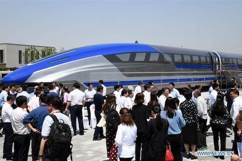 China presentó un tren que viaja a 420 km/h y se convertirá en el más rápido del mundo