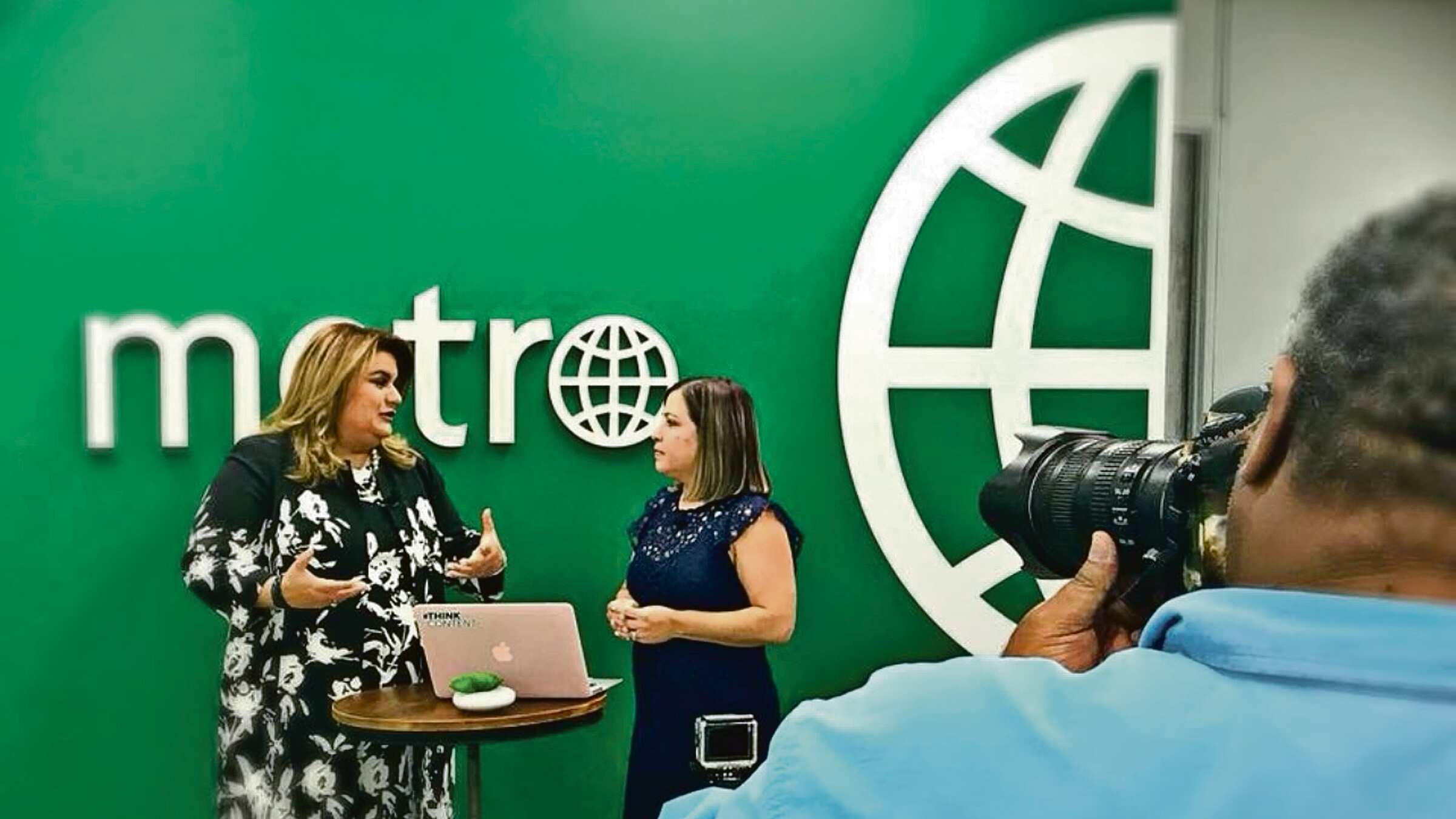 La editora en jefe de Metro Puerto Rico, Aiola Virella, entrevista a Jenniffer González.