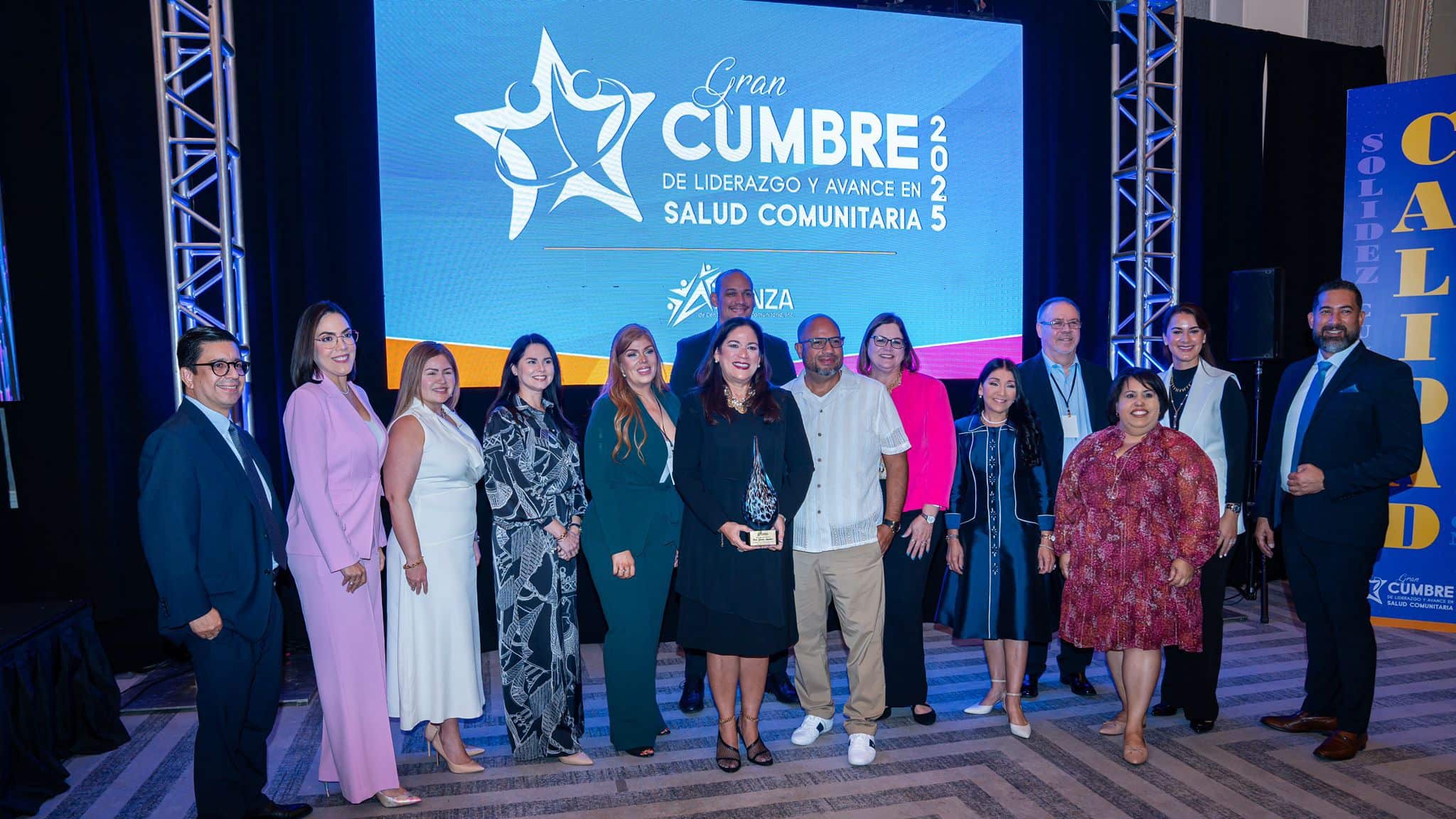 Premio a la Dra. Gloria del C. Amador