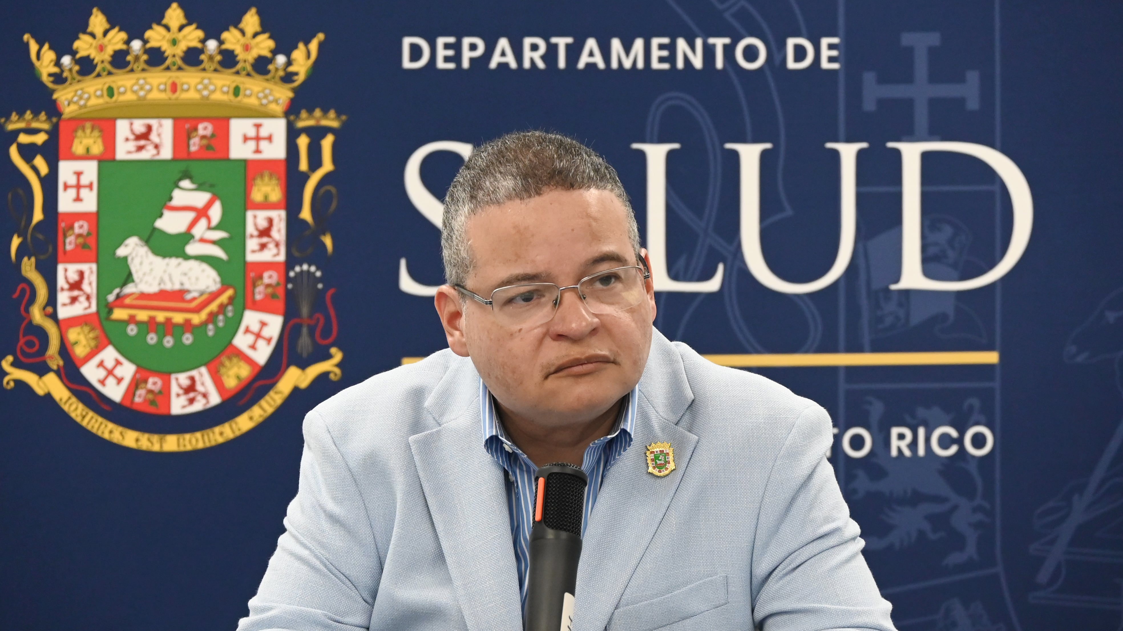 El Secretario de Salud, el Dr. Victor Ramos, ofrece información sobre las enfermedades como COVID y influenza.