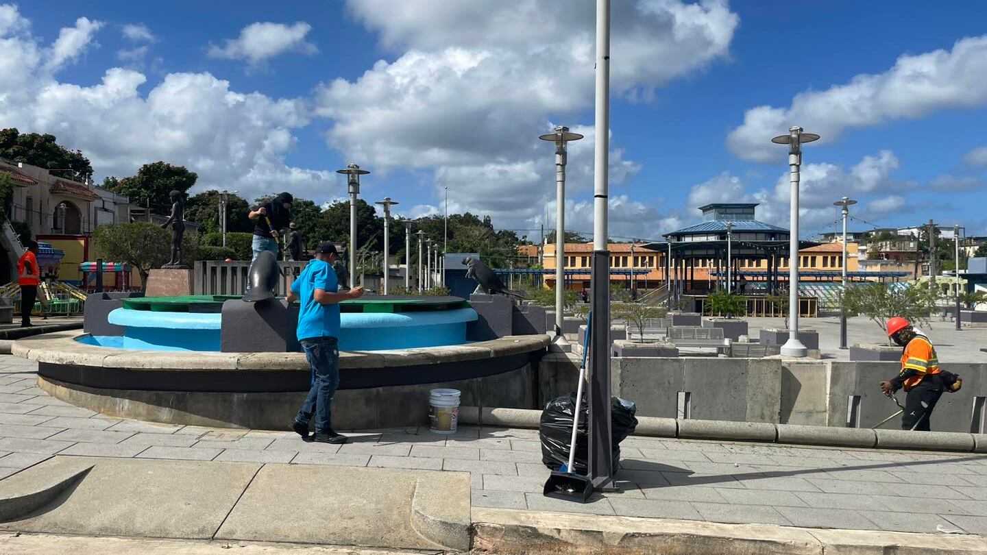 Comienzan los preparativos para las fiestas que se llevarán a cabo este fin de semana.